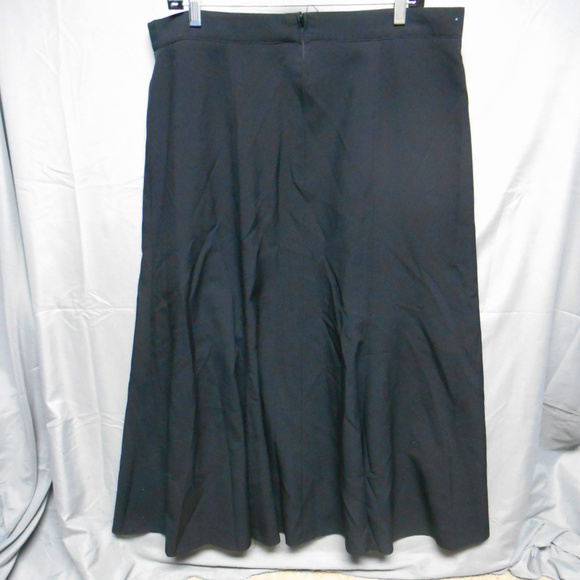 Country Line long black skirt women’s 1X/2X - Picture 2 of 3